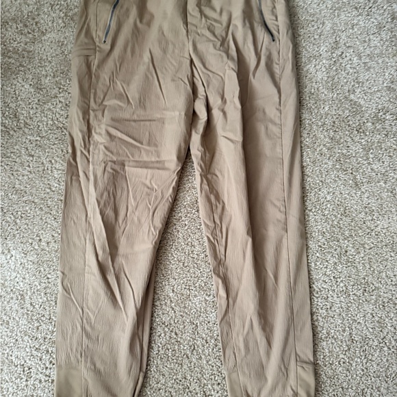 Athleta Pants - Athleta Women's Tan Track Pants 😎